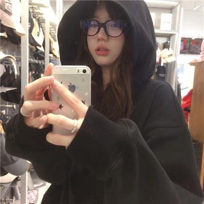 站起来的女孩